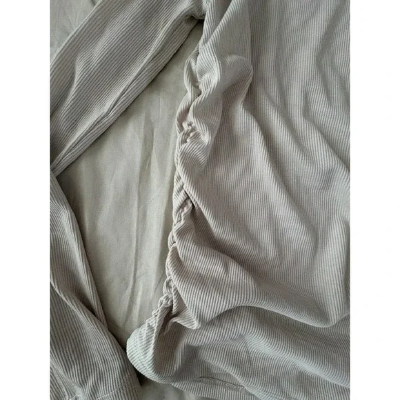 Forever 21 Women Size Small Ribbed Long Sleeve Top Beige Ruched Side Mock Neck - Picture 2 of 15